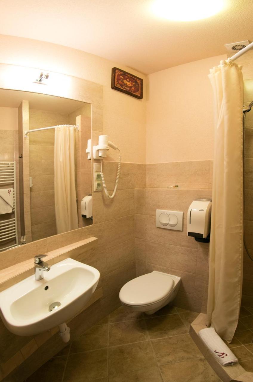 Hotel Família 3*